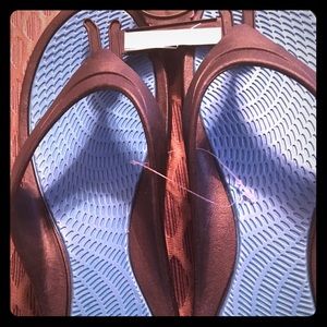 Black sandal... turquoise sole